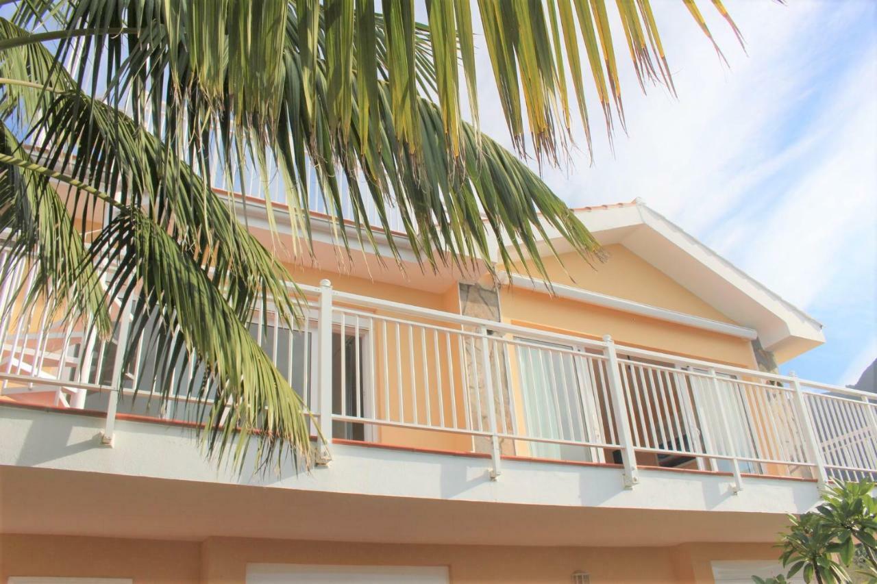 לוס ריאלחוס Villa In Protected Space In Front Of The Sea מראה חיצוני תמונה