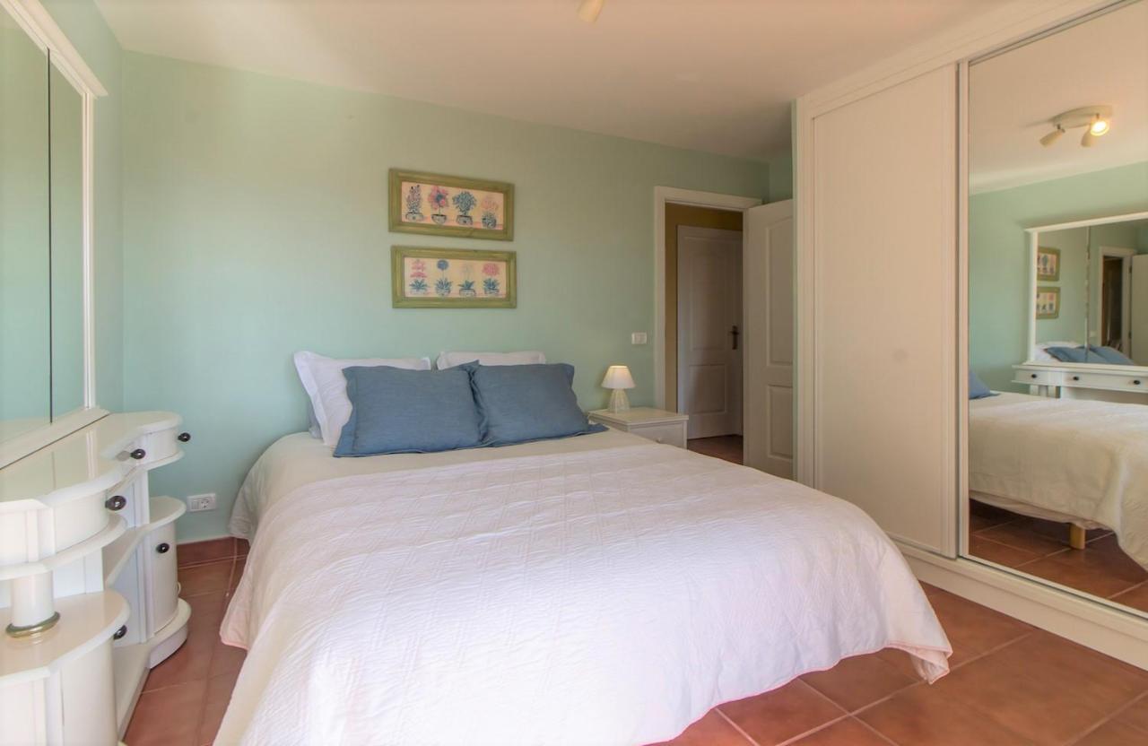 לוס ריאלחוס Villa In Protected Space In Front Of The Sea מראה חיצוני תמונה