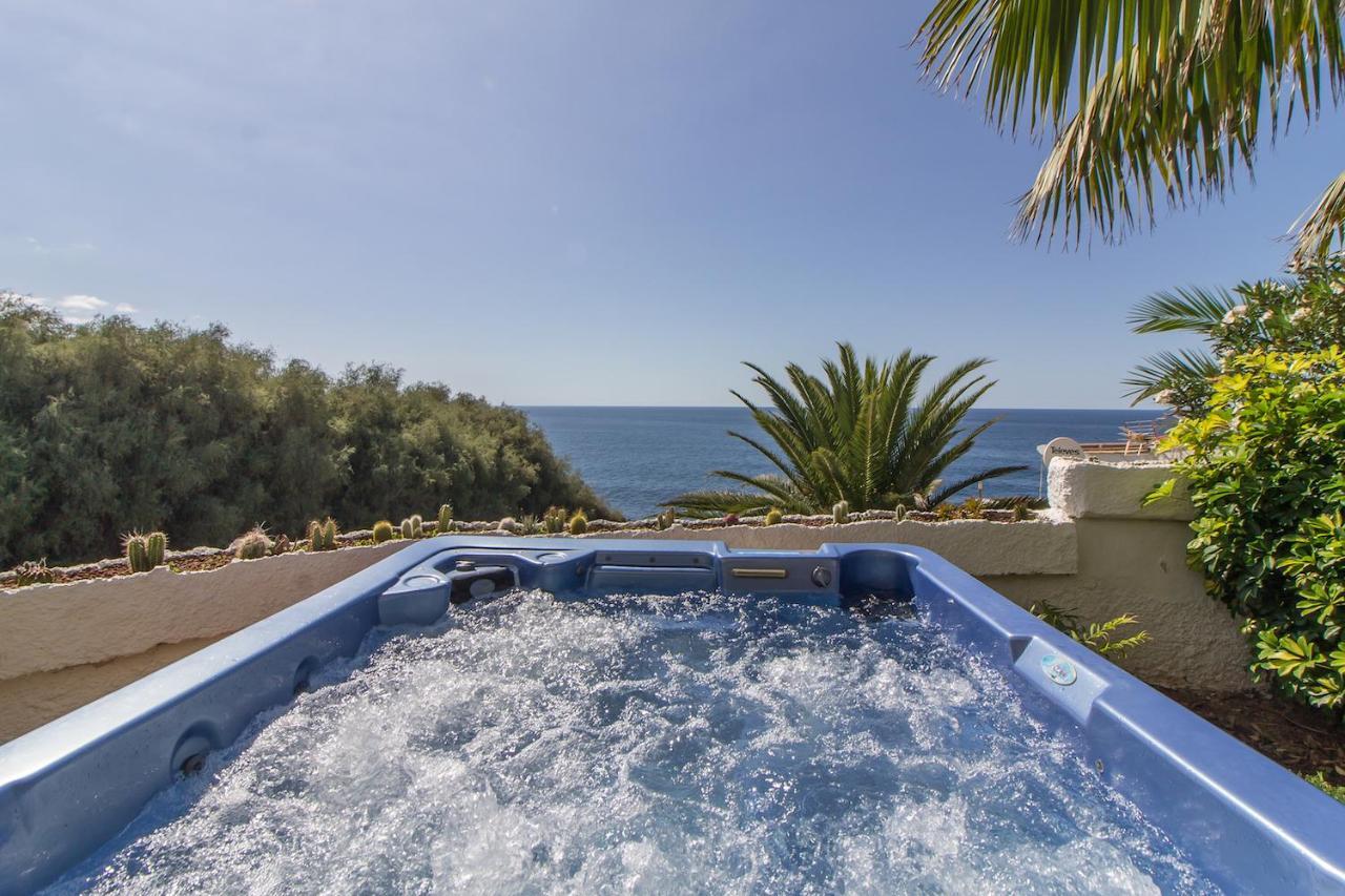לוס ריאלחוס Villa In Protected Space In Front Of The Sea מראה חיצוני תמונה
