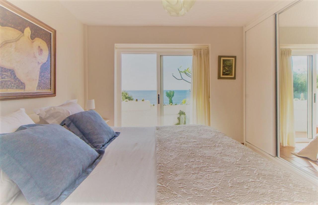 לוס ריאלחוס Villa In Protected Space In Front Of The Sea מראה חיצוני תמונה